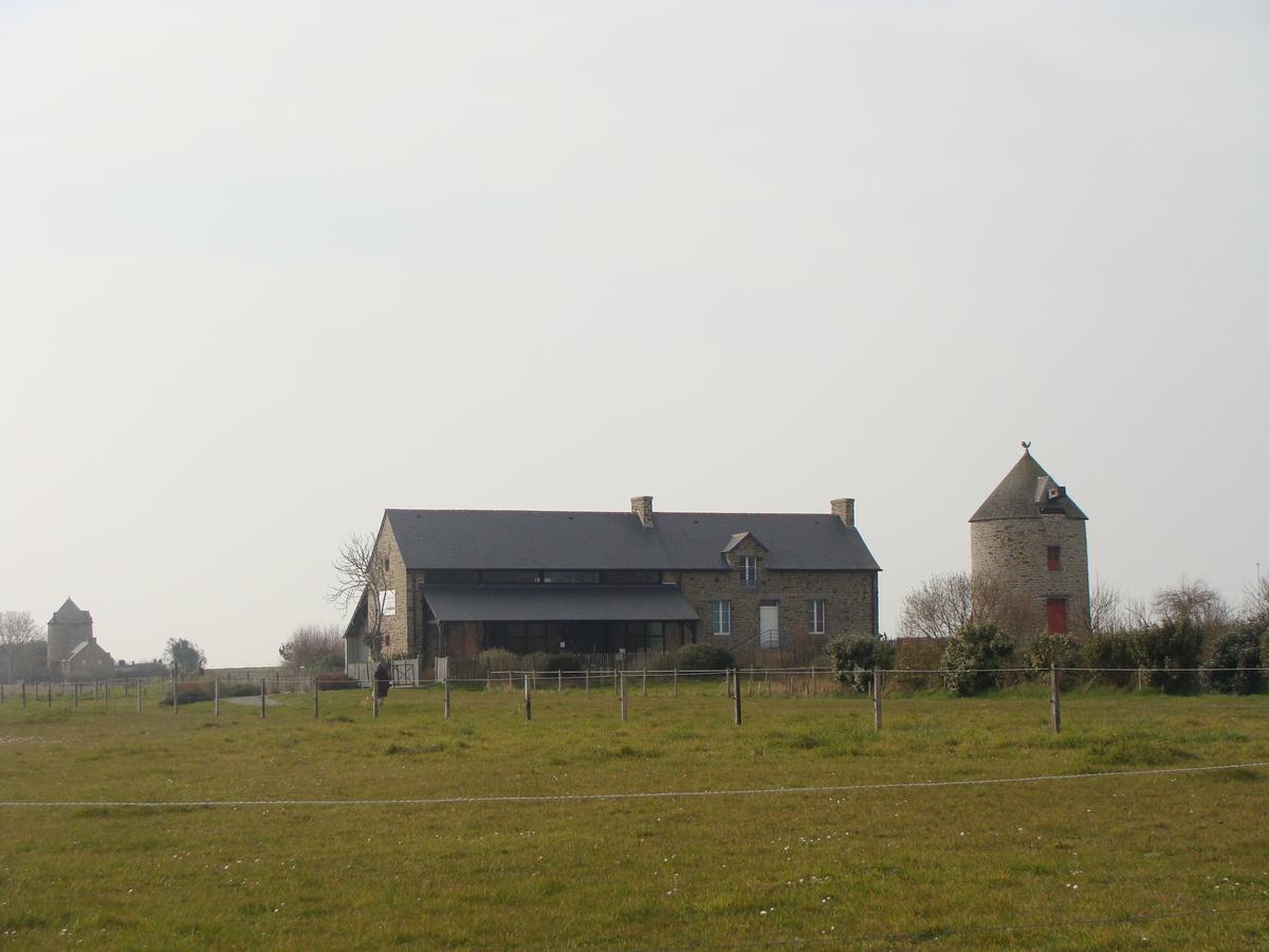 Chambres D'Hotes Le Petit Angle Saint-Broladre エクステリア 写真